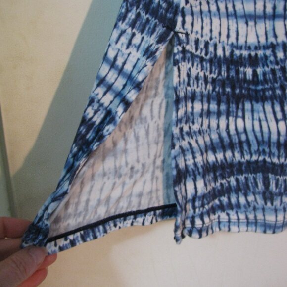 Gaiam Blue and White Tank Large Longer Tunic Style Sleeveless Super Soft - Picture 4 of 5